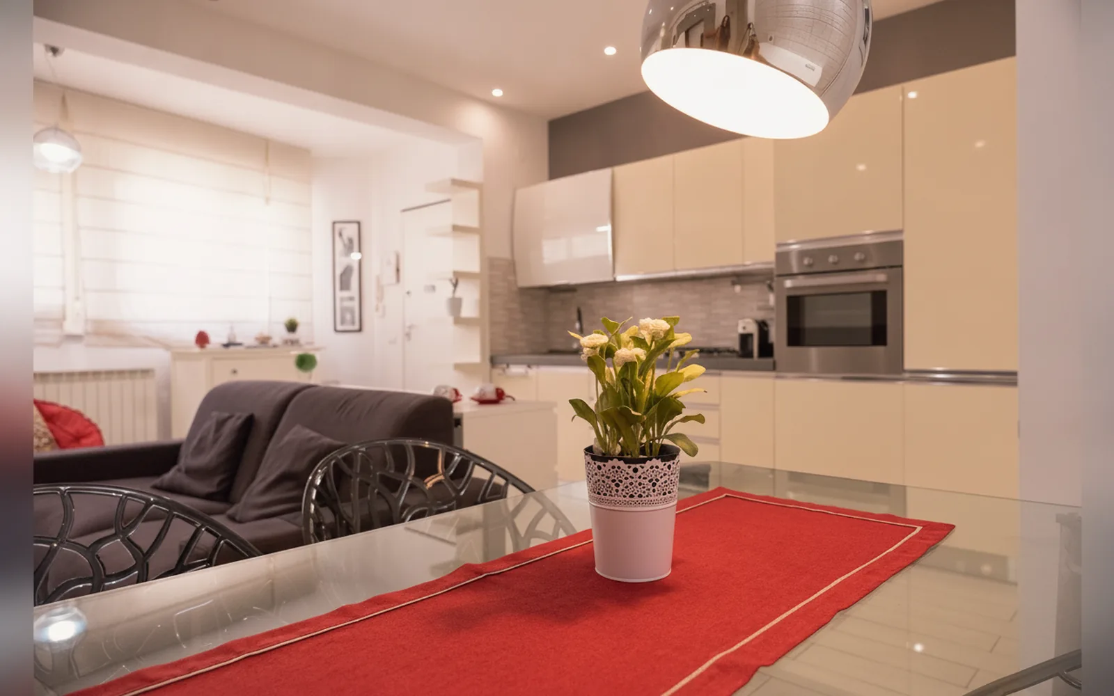 Zona living con cucina e area pranzo — Positive Energy Home, Palermo (Sicilia) (foto 1)